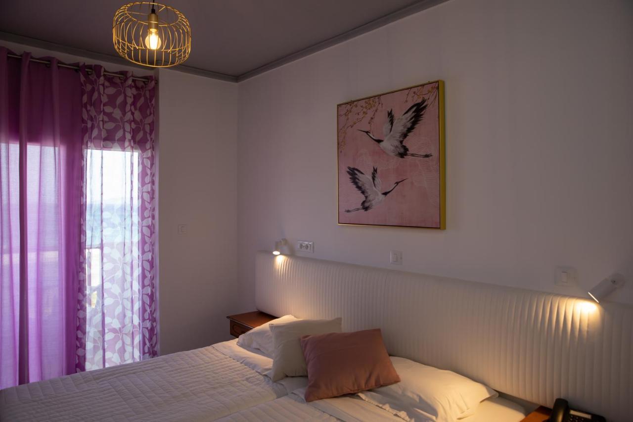Sea Breeze Hotel Мастіхарі Екстер'єр фото