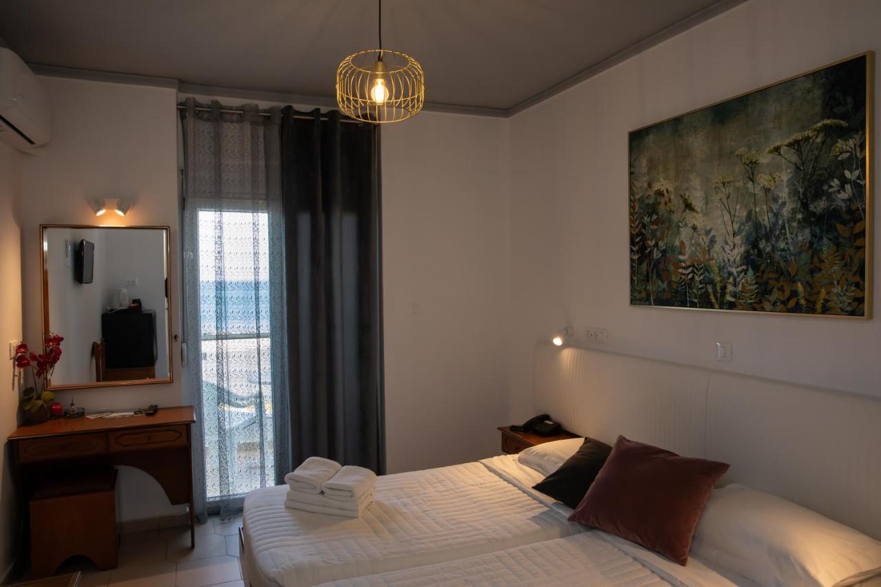 Sea Breeze Hotel Мастіхарі Екстер'єр фото