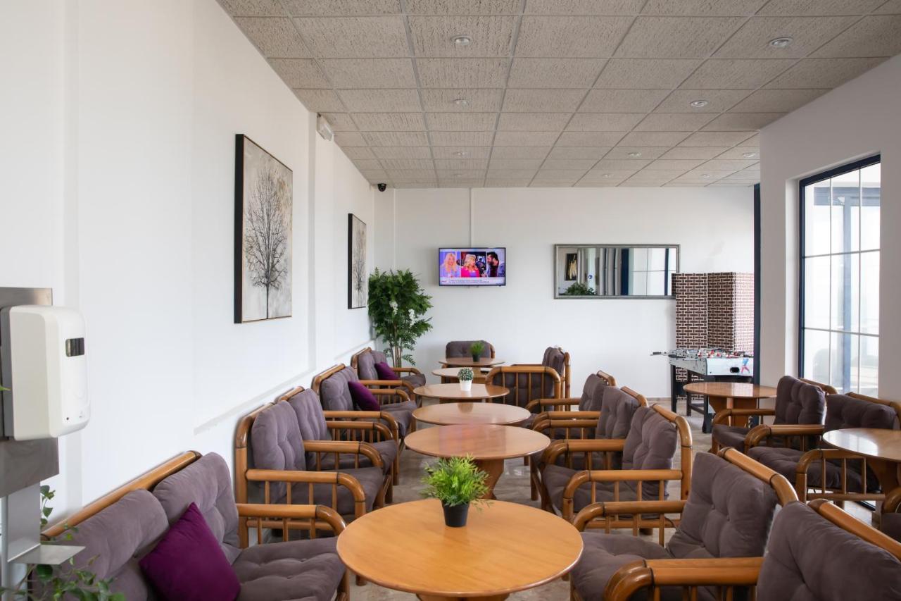Sea Breeze Hotel Мастіхарі Екстер'єр фото