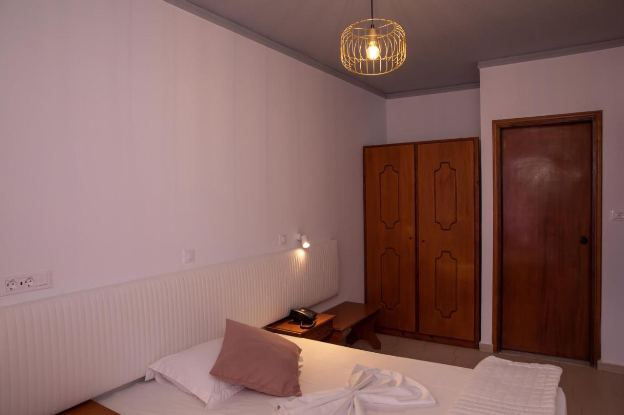 Sea Breeze Hotel Мастіхарі Екстер'єр фото