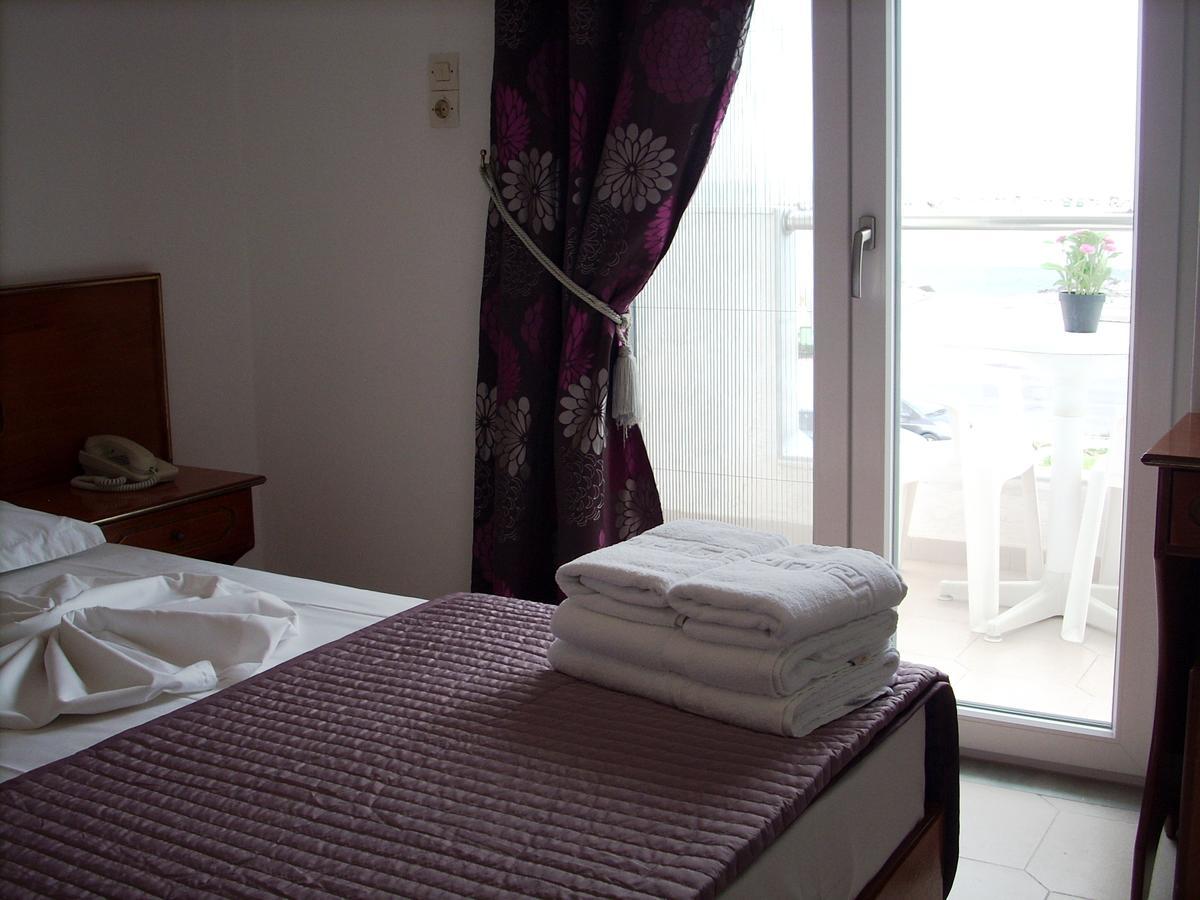 Sea Breeze Hotel Мастіхарі Екстер'єр фото