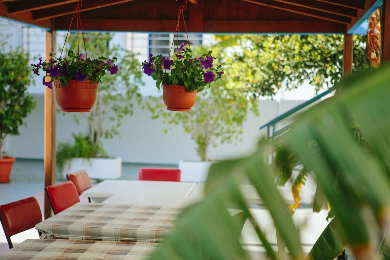 Sea Breeze Hotel Мастіхарі Екстер'єр фото