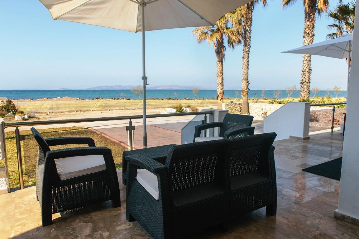 Sea Breeze Hotel Мастіхарі Екстер'єр фото